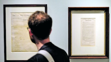 Subastan texto de enmienda firmada por LincolN