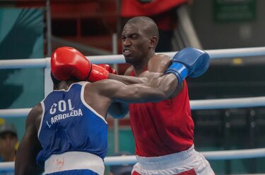 Eduardo Beckford asegura medalla y está a una victoria de París 2024