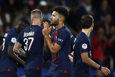 El PSG se sobrepone a la lesión de Mbappé y golea en el clásico