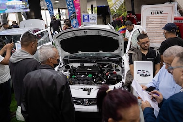 Maduro anuncia que ensamblarán automóviles iraníes
