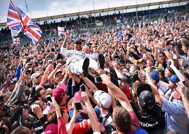 Lewis Hamilton repite victoria en Gran Bretaña