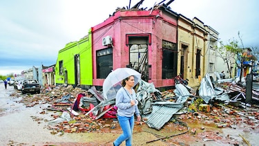 Dos mil desplazados por temporal y tornado