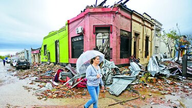 Dos mil desplazados por temporal y tornado