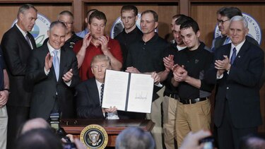 Trump ordena revisión de medida fundamental de Obama contra el cambio climático
