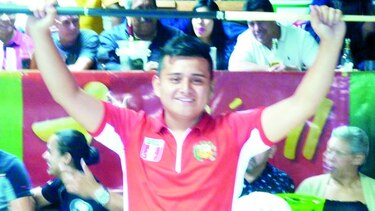 Peruano Martínez gana en Panamá