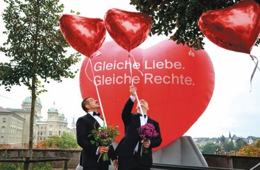 Suiza aprueba matrimonio igualitario en referendo