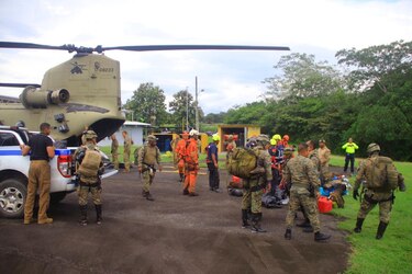 Equipos de búsqueda hallan ‘caja negra’ del helicóptero accidentado en la cordillera de Coclesito