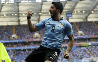 Uruguay vence a Arabia Saudita y pasa junto a Rusia a octavos de final