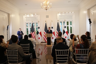 Kevin Cabrera se estrena como embajador con advertencias sobre China y reproche a críticos del MoU