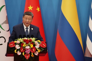 Xi anima a los países de Latinoamérica y el Caribe a que rechacen las injerencias externas