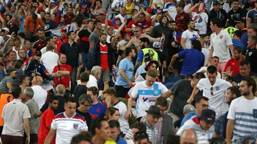 Francia deportará a 20 rusos tras violencia en la Eurocopa