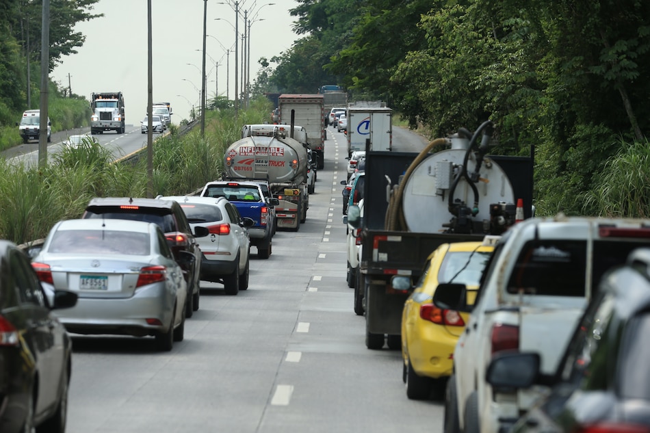 Titular del MOP confirma cobro de peaje en carriles rápidos de la vía Centenario y autopista Panamá Oeste