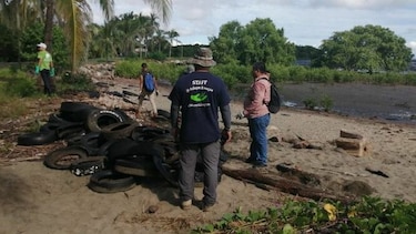 Jornada de limpieza en playa El Agallito de Chitré