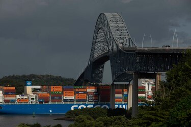 Inflación y altos inventarios afectan movimiento de carga en puertos panameños 