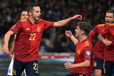 España se acerca a la Copa del Mundo tras ganar 1-0 en Grecia