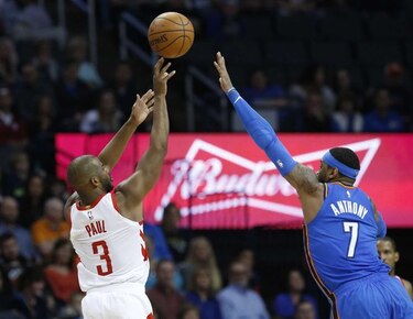 Paul opaca a Westbrook y Rockets llegan a 16 victorias consecutivas