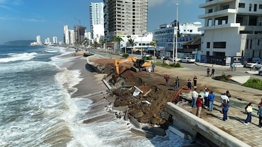 Qué son las ondas Kelvin detrás del oleaje destructivo que está afectando a las costas de México y el sur de California