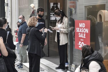 Grecia bate récord de contagios por la Covid-19 y hospitales comienzan a saturarse