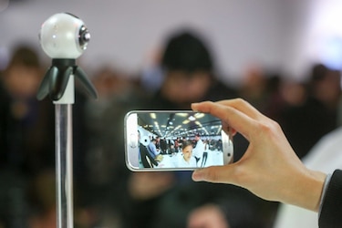 Samsung y LG adoptan realidad virtual en sus smartphones