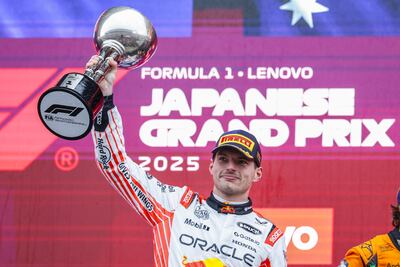 Verstappen, un titán, mantiene a raya a los McLaren y gana su primera de 2025 en Japón