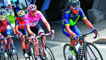 Quintana sigue cerca del líder