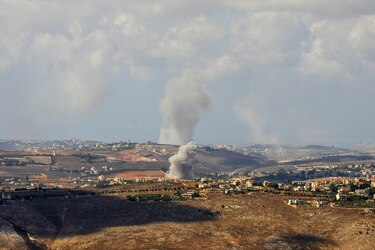 Israel dice que bombardeó 1,300 objetivos de Hizbulá en Líbano