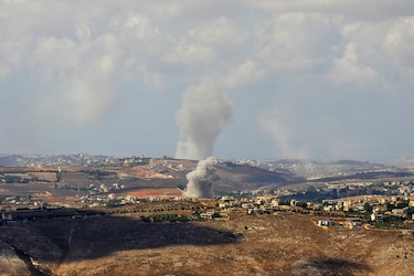 Israel dice que bombardeó 1,300 objetivos de Hizbulá en Líbano