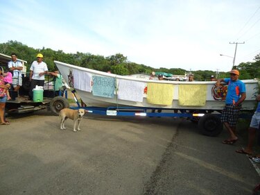 Pescadores bloquean acceso a puerto de Boca de Parita