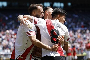 Mundial de Clubes: River ganó 3-1 y tomó liderato del Grupo E