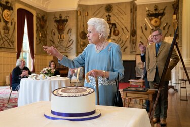 Rara aparición pública de Isabel II antes de sus 70 años de reinado