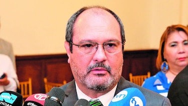 Sigue expectativa por futuro de Girón