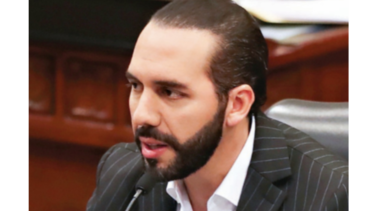 Bukele se vale de Twitter para gobernar