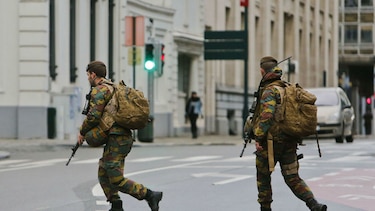 Buscan en Bruselas a dos presuntos terroristas y temen que uno lleve explosivos