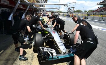 Vettel y Rosberg se reparten el protagonismo en prácticas