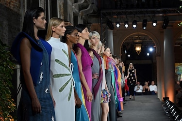 Un siglo de Cardin: la casa de moda quiere renovarse sin cambiar demasiado