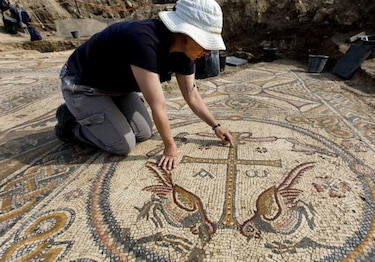 Arqueólogos hallan una iglesia de hace mil 500 años en Israel