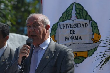 Gustavo García de Paredes pierde una batalla, pero gana otra