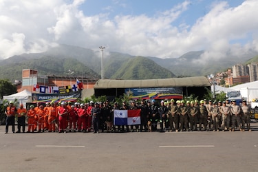 Fuerza de tarea panameña regresará este domingo tras apoyar las labores de búsqueda por el terremoto en Venezuela