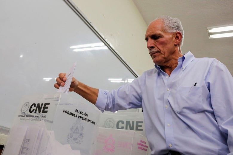 Los resultados preliminares de las elecciones en Honduras muestran una ajustada competencia entre el conservador Asfura, apoyado por Trump, y el centrista Nasralla