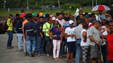 En su segundo día, miles de personas acuden a las Naviferias