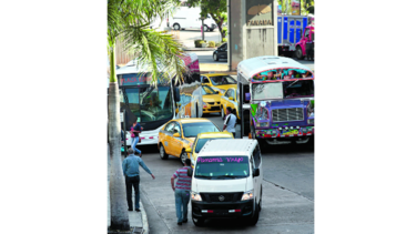ATTT elabora regulación para el transporte