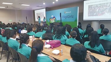 Buscan mayor participación de mujeres en tecnología
