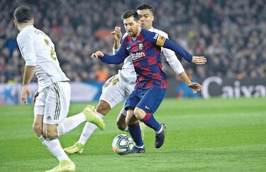 Barça y  Madrid igualan en el partido y en lo  alto de la tabla 