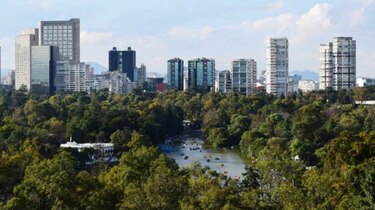 La vida sigue en la contaminada Ciudad de México