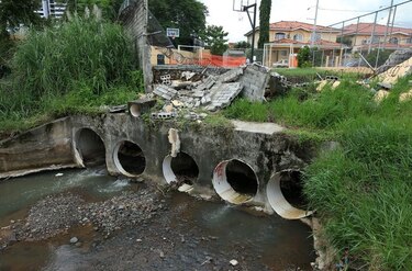 Suspenden permisos  para construcciones en Condado del Rey
