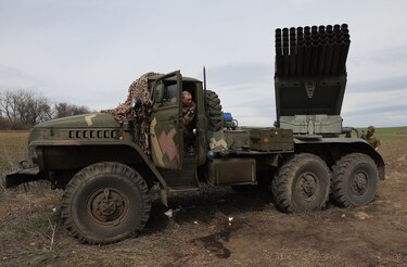 Rusia realiza decenas de ataques durante la noche en el este de Ucrania