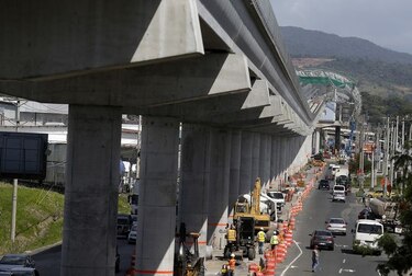 Cerrarán dos carriles en la vía Domingo Díaz por trabajos en la línea 2 del Metro
