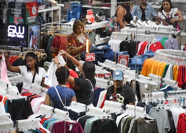 Más empleo formal en sectores clave, pero la reactivación aún es frágil