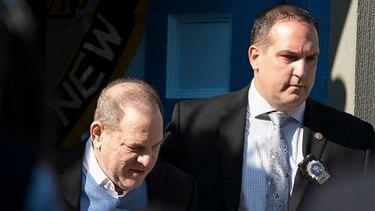 Harvey Weinstein inculpado de una violación y una agresión sexual