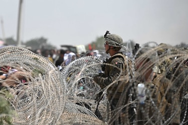 Soldados estadounidenses salieron del aeropuerto de Kabul para rescatar a 169 personas